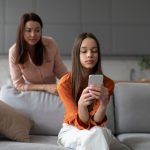 Est-il possible d’espionner les messages texte à distance ?